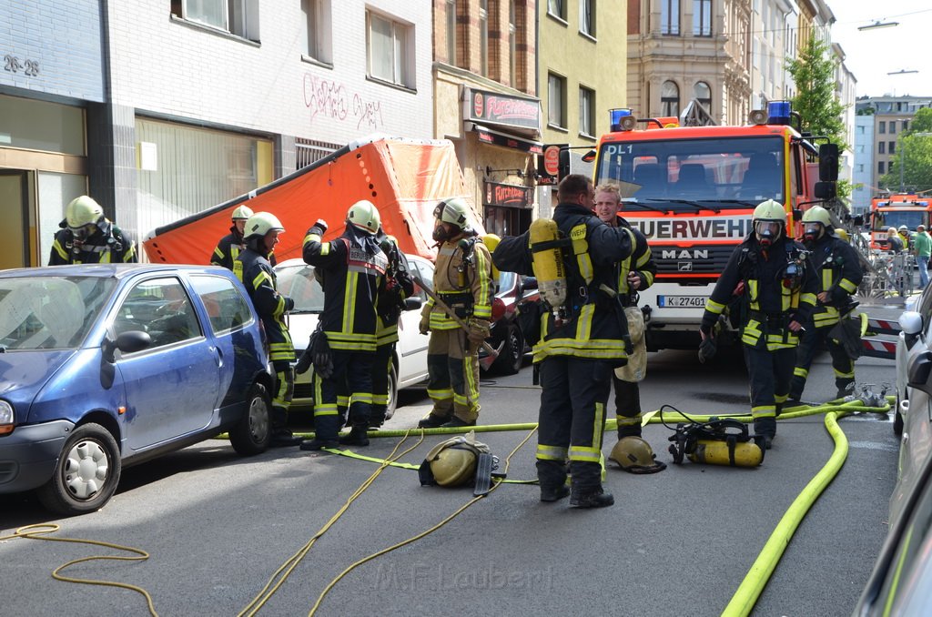 Feuer 2 Y Koeln Altstadt Kyffhaeuserstr P055.JPG - Miklos Laubert